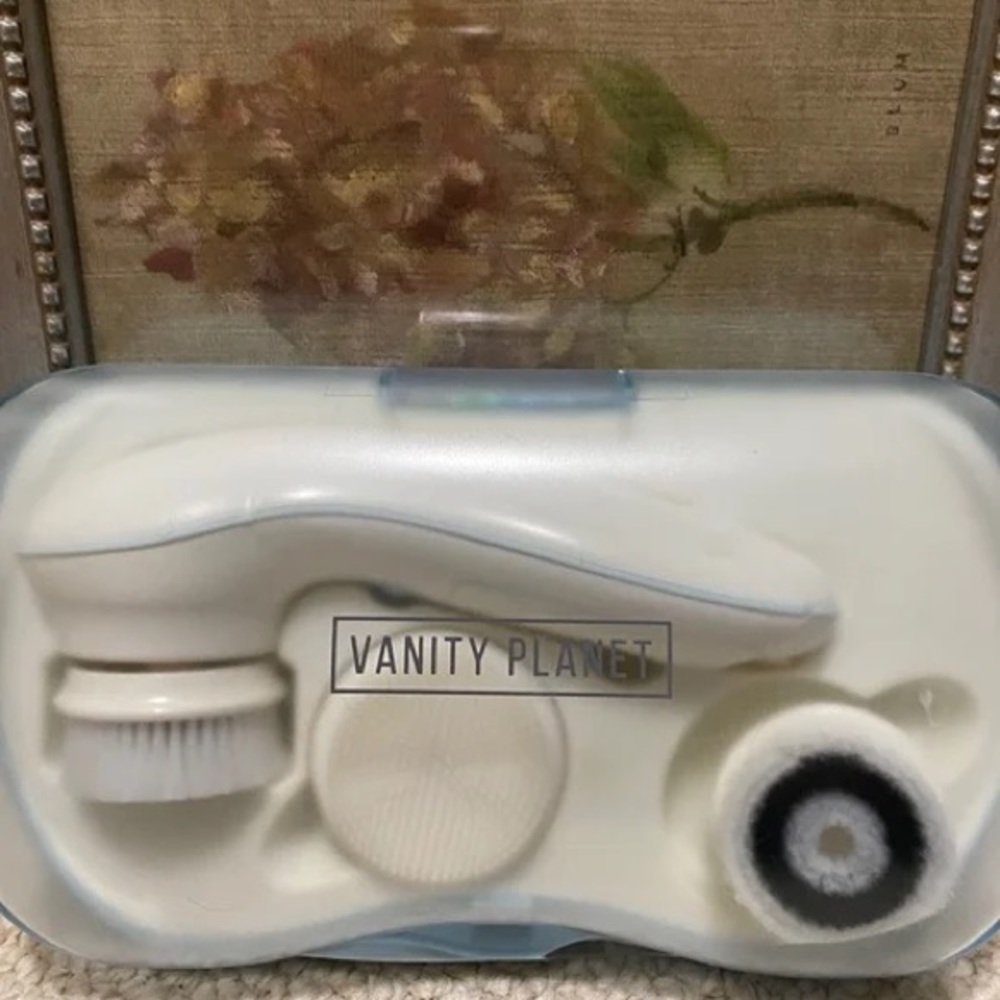 Vanity Planet Facial Cleansing and Body Brush